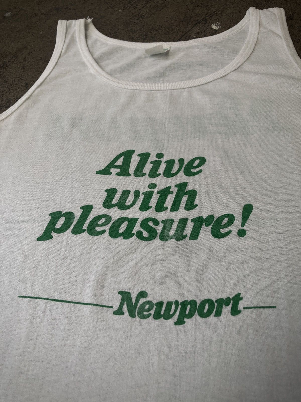 Vintage Vintage 90s Newport Cigarettes Tank Top Size US L / EU 52-54 / 3 - 4 Thumbnail