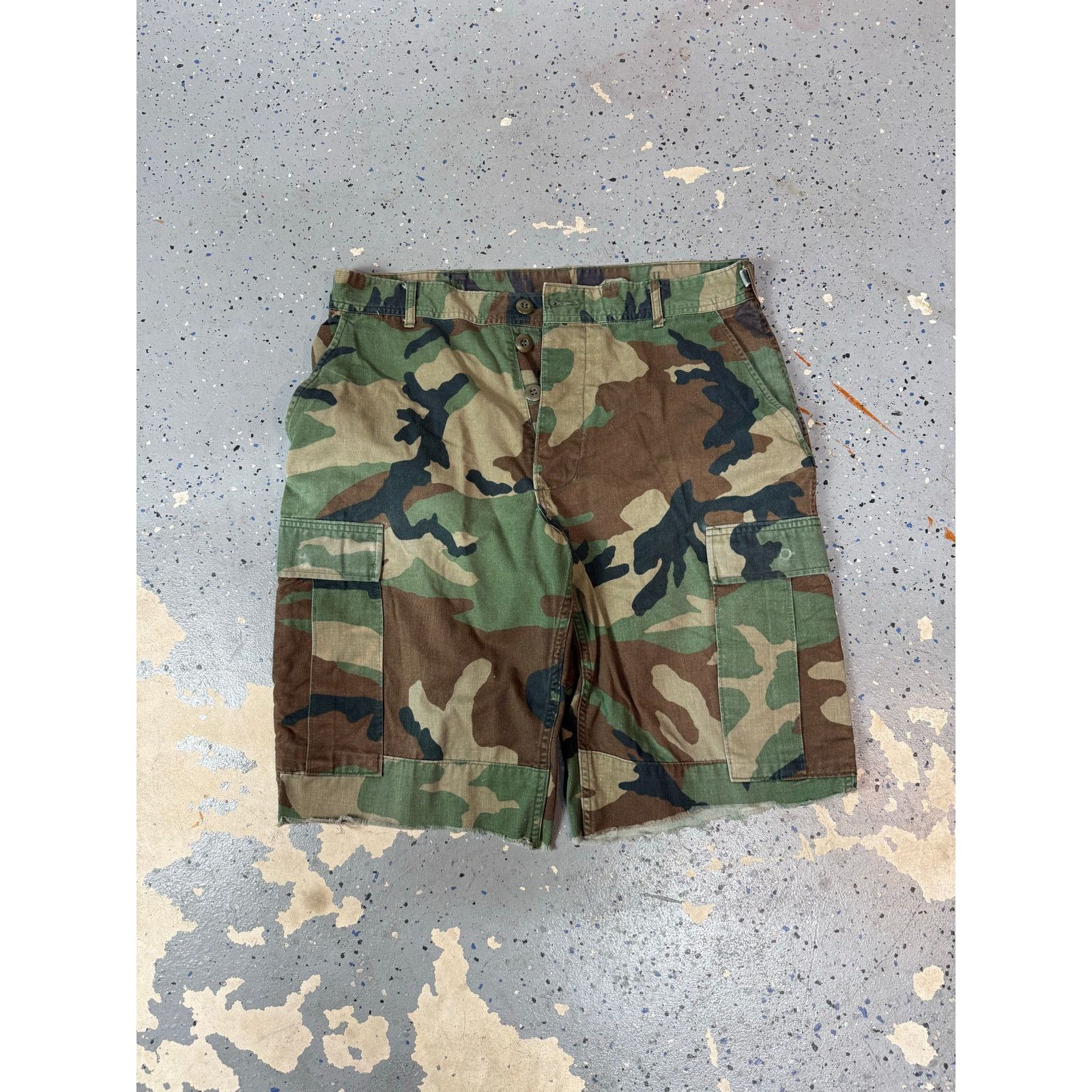 Hanes Camo cargo shorts Size US 32 / EU 48 - 4 Thumbnail