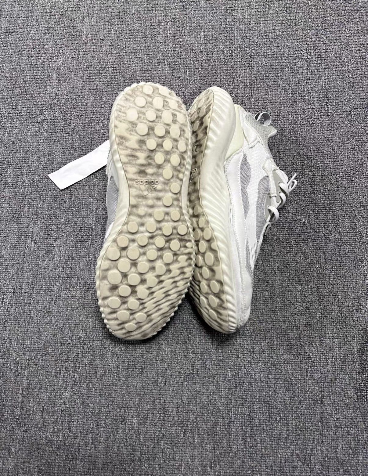 Adidas Adidas × Kolor Co-Branded mismatched Sneakers J37 Size US 9.5 / EU 42-43 - 2 Thumbnail