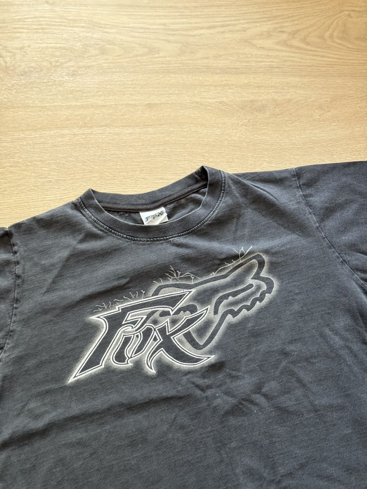 Vintage Vintage Women’s 00’s FOX y2k Faded Moto Racing T-Shirt Size L / US 10 / IT 46 - 2 Thumbnail
