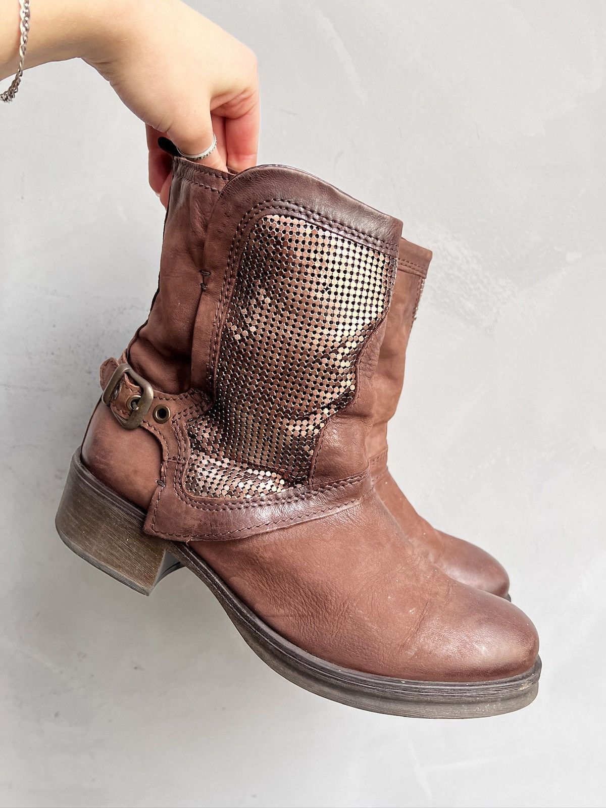 Hedi Slimane Studded shield leather ankle boots avant garde rick owens Size US 8 / EU 41 - 3 Thumbnail