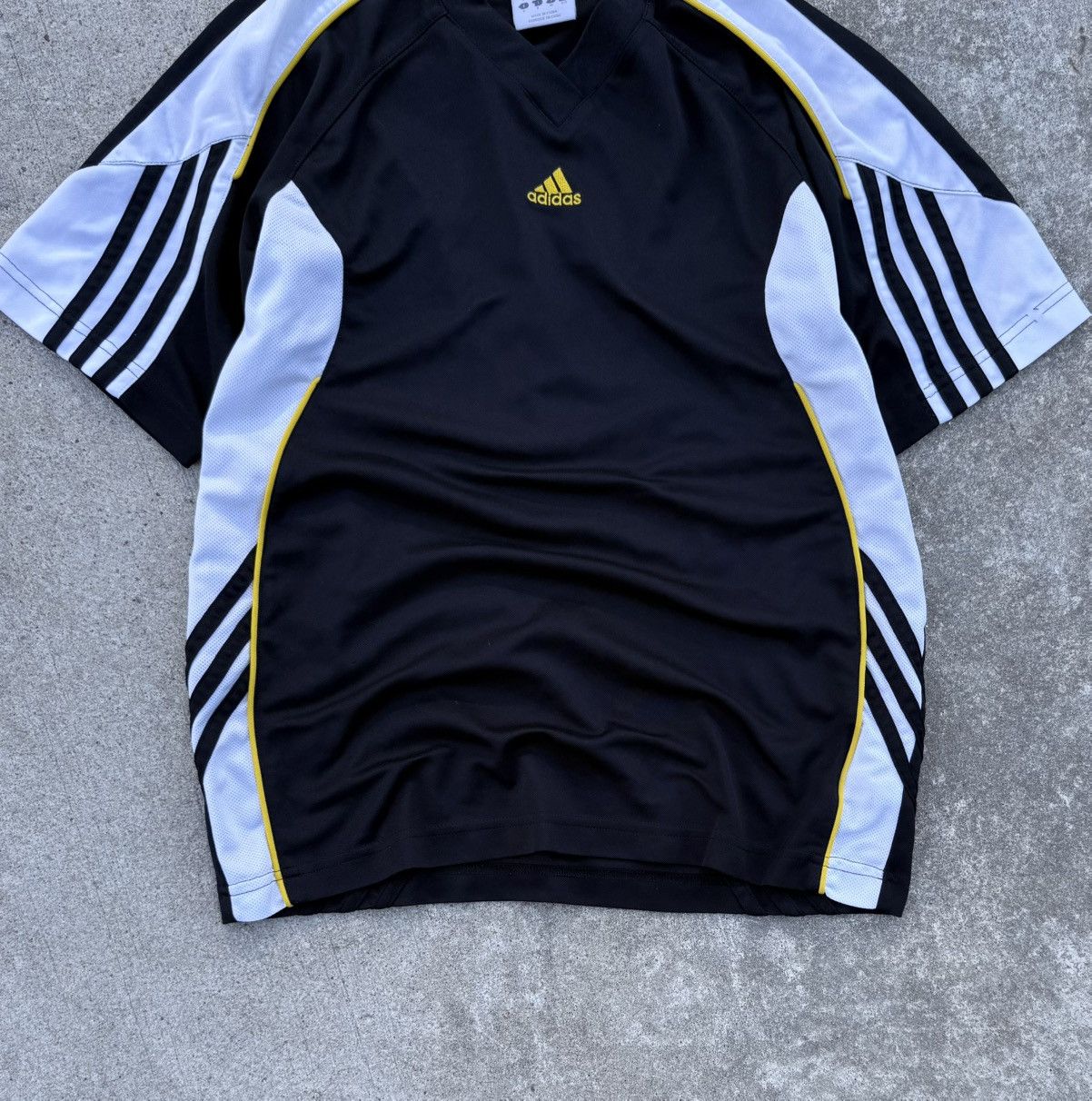 Adidas Vintage Adidas y2k streetwear track t-shirt Size US M / EU 48-50 / 2 - 6 Thumbnail