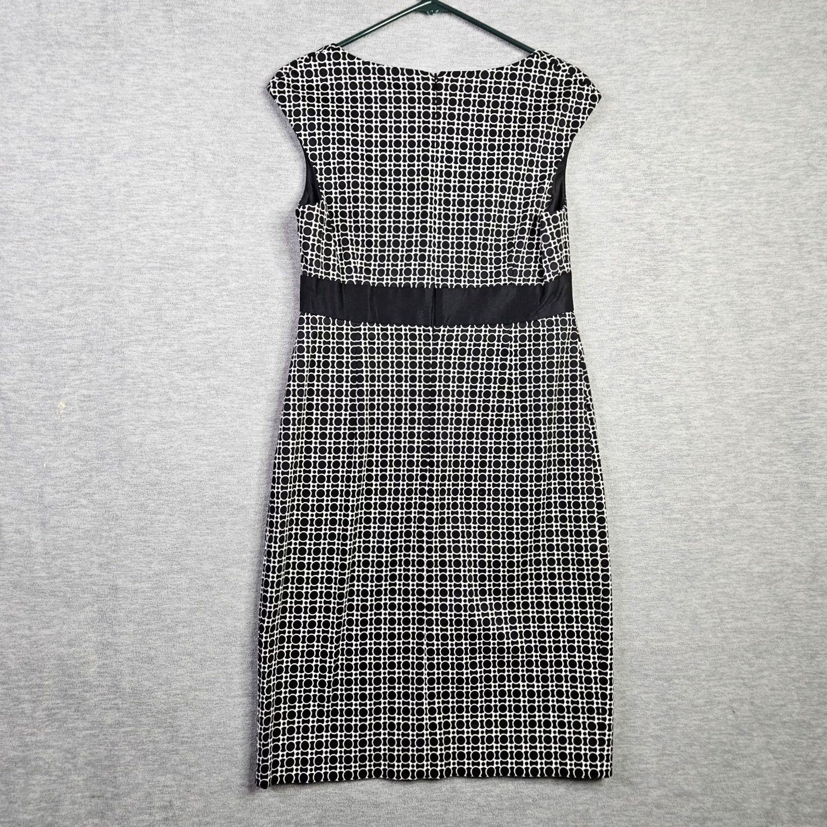 White House Black Market White House Black Market Sheath Dress Size 6 Black Geometric Printed Sleeveless Round Neck Knee Length Women XS? Wait. Size M / US 6-8 / IT 42-44 - 2 Thumbnail