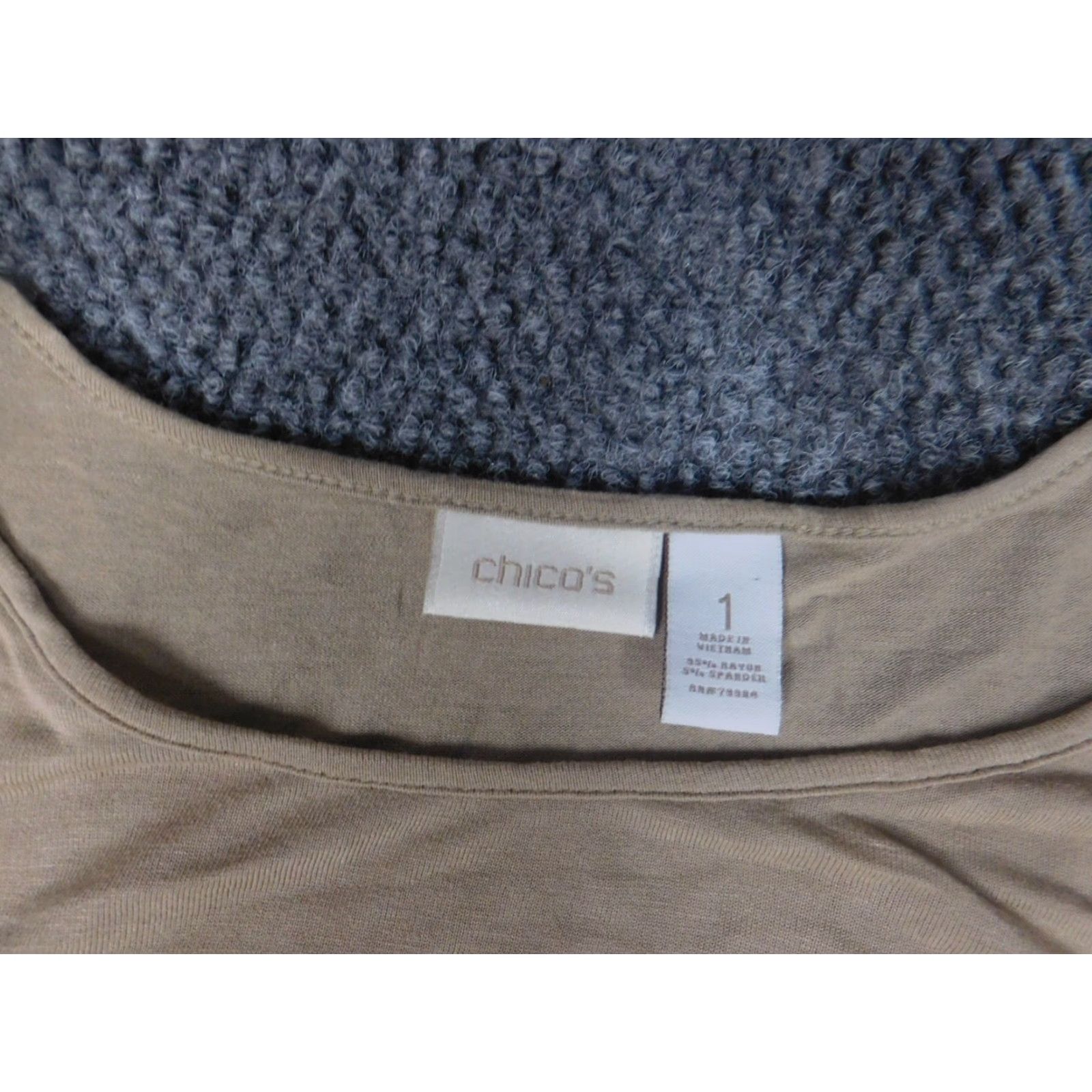 Vintage Chicos Blouse Shirt Womens 1 Beige Rayon Spandex Crew Neck Long Sleeve Stretch Casual Button Size XS / US 0-2 / IT 36-38 - 5 Thumbnail