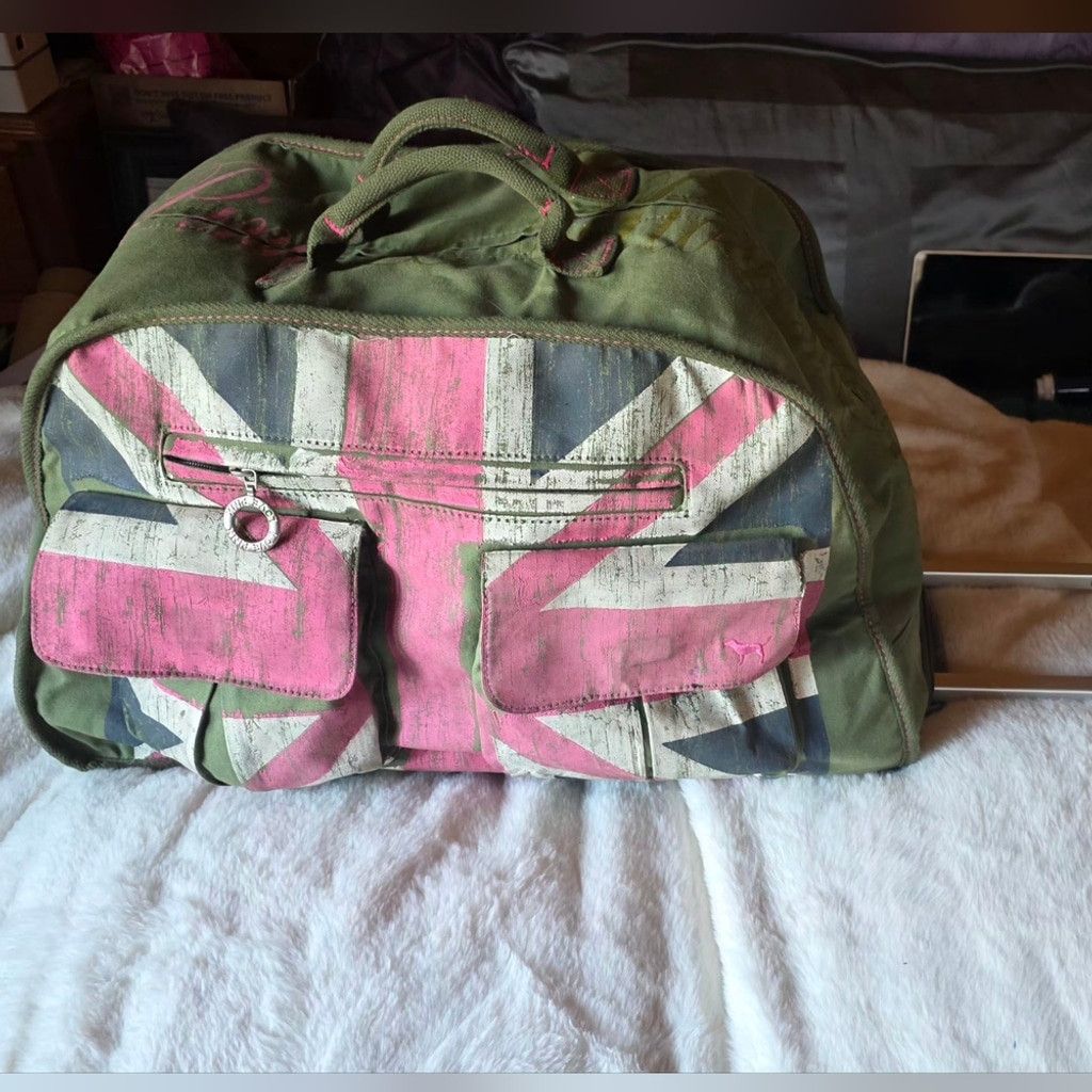 Victoria's Secret ☆RARE☆ PINK Olive Green and Pink Graphic Weekend Duffel Size ONE SIZE - 2 Thumbnail
