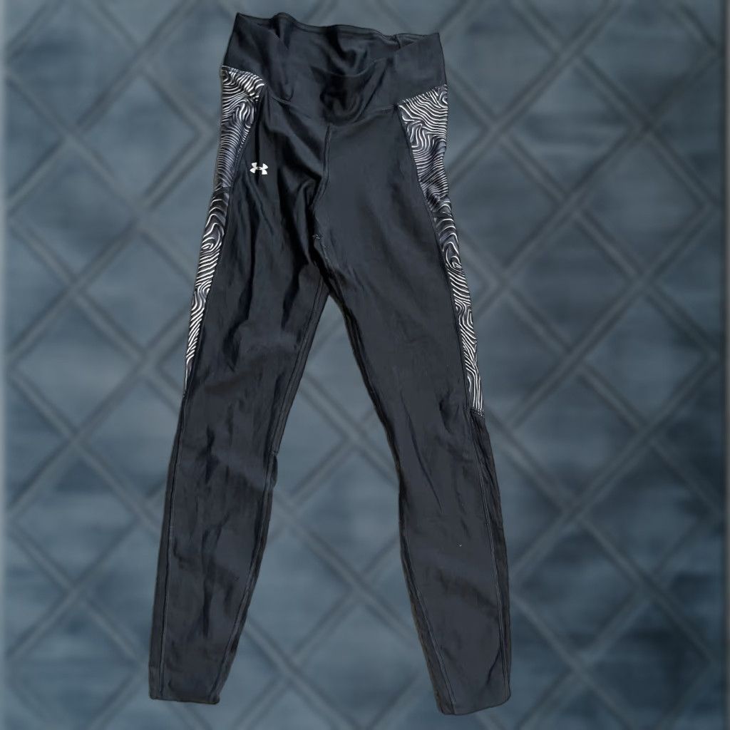 Under Armour Under Armour Women's Fly By Print Running Legging XS Black/Gray Geometric Pattern Activewear Leggings XS Womens Shoes? Size 26" / US 2 / IT 38 - 1 Thumbnail
