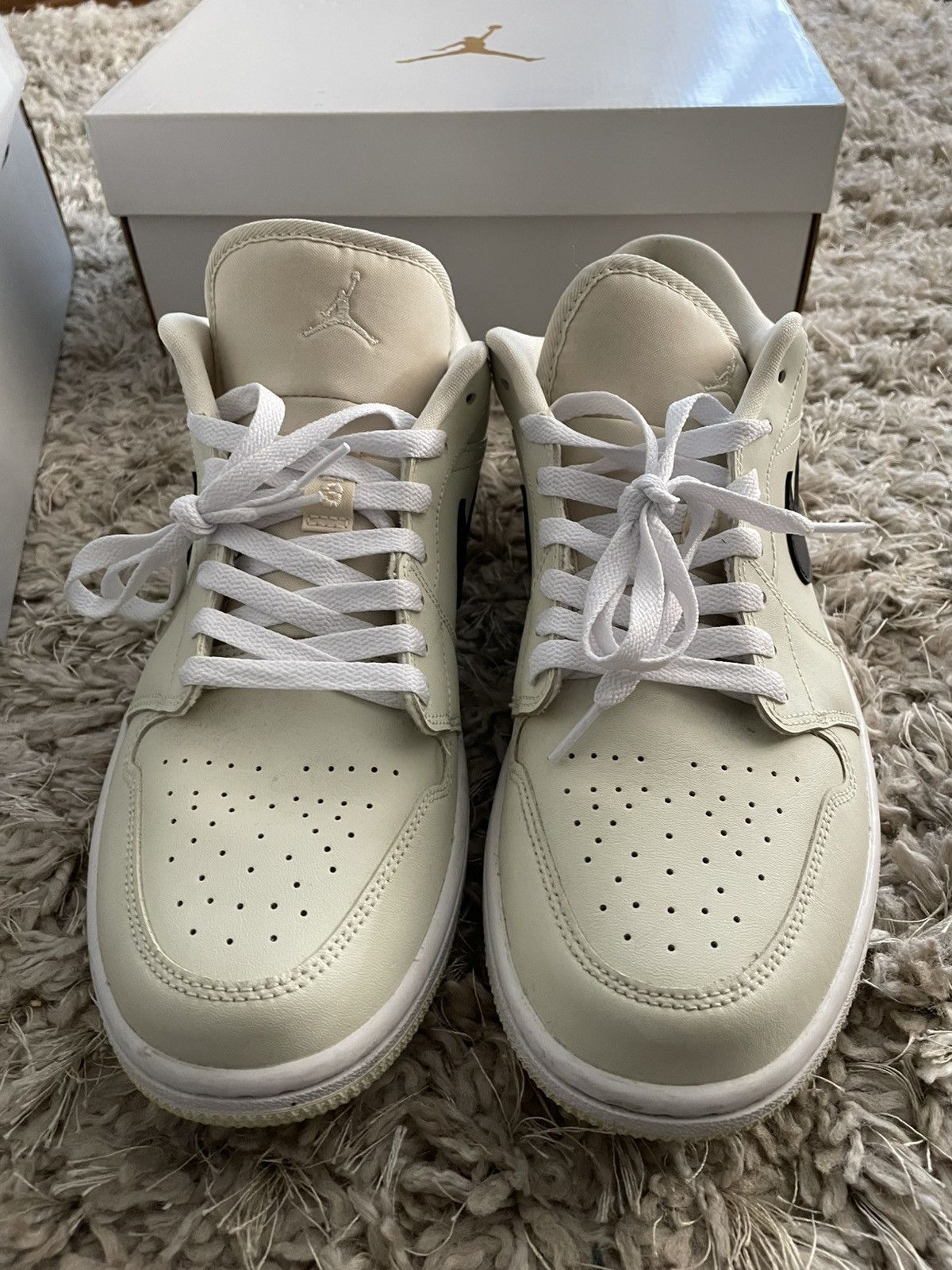 Jordan Brand Jordan 1 Low Coconut Milk Size US 11.5 / EU 44-45 - 4 Thumbnail