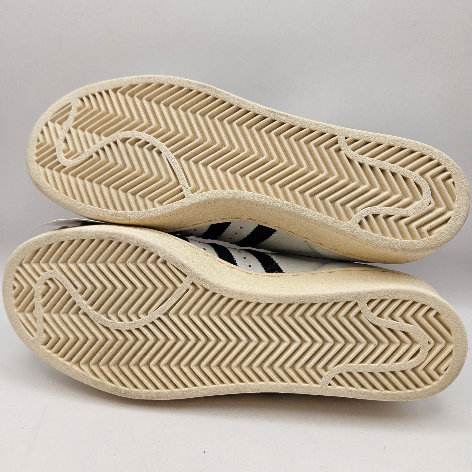 Adidas ADIDAS ORIGINAL MEN 6 SUPERSTAR WHITE BLACK JQ3254 Size US 6 / EU 39 - 5 Thumbnail