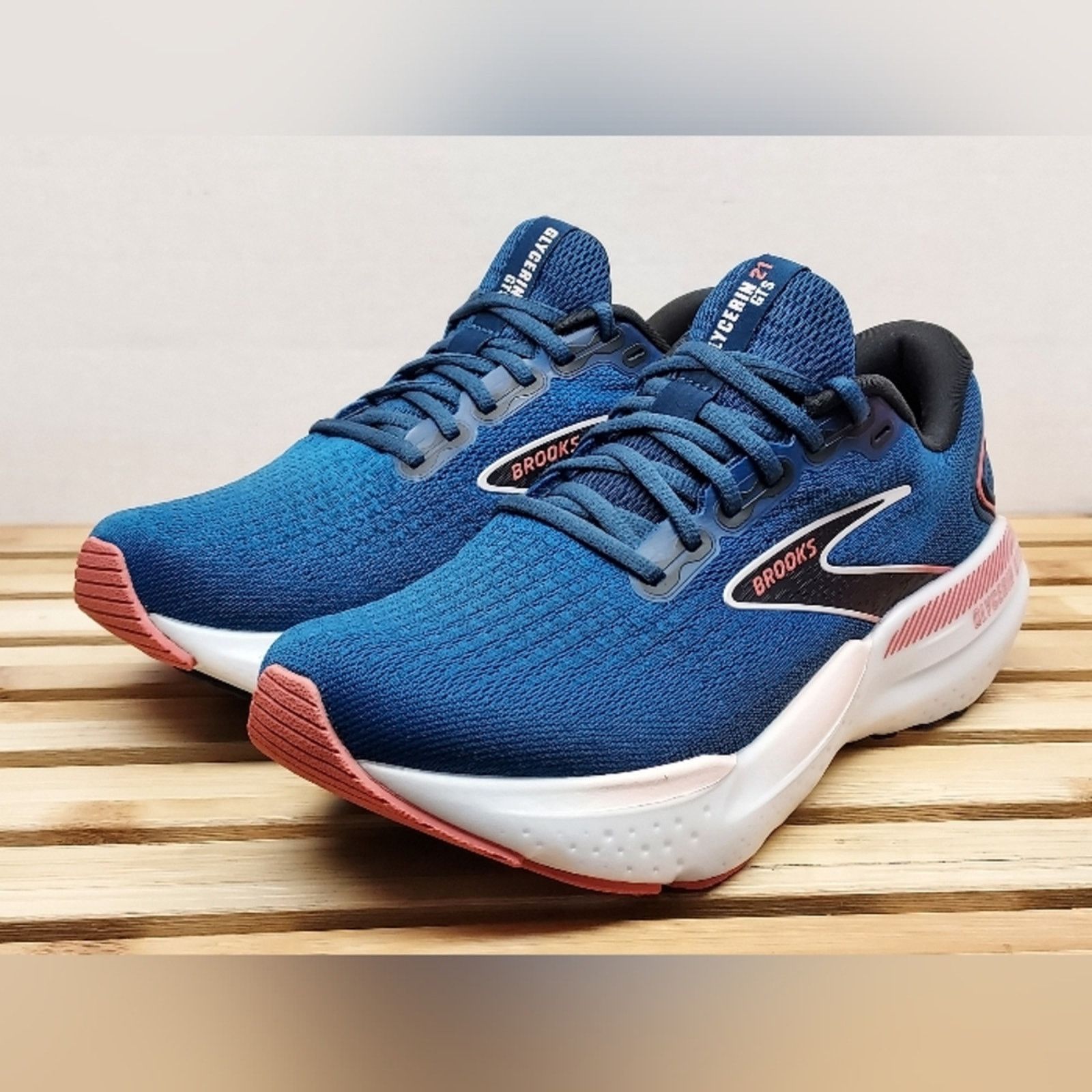 Brooks Brooks Womens Blue Glycerin 21 GTS Athletic Shoes Size 8.5D Size US 8.5 / IT 38.5 - 1 Thumbnail