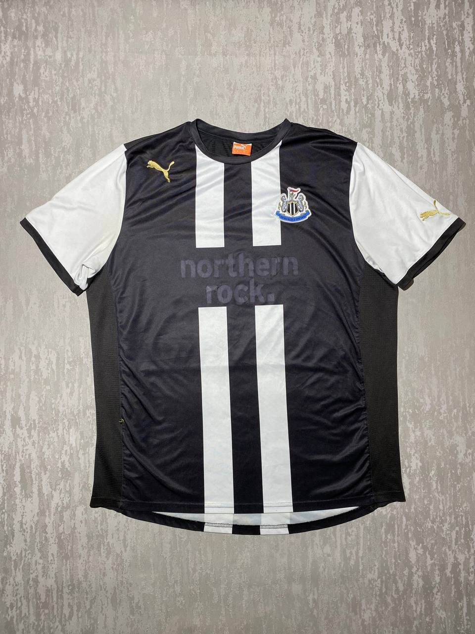 Puma × Vintage Vintage Newcastle United Home Kit 2011/12 Puma Jersey Size US XL / EU 56 / 4 - 1 Thumbnail