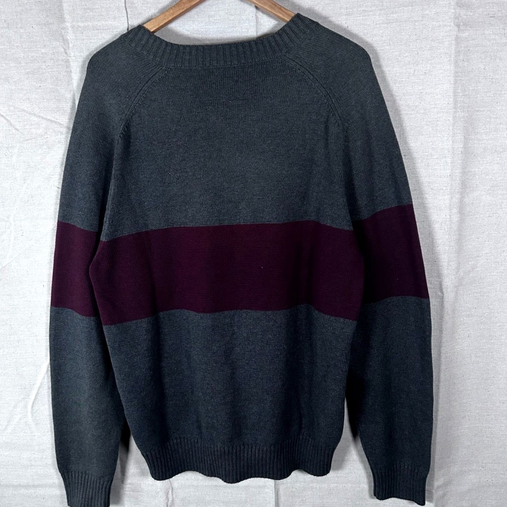 J.Crew J. Crew Mens V-Neck Cotton Knit Sweater Gray Burgundy Stripe Size L Size US L / EU 52-54 / 3 - 3 Thumbnail