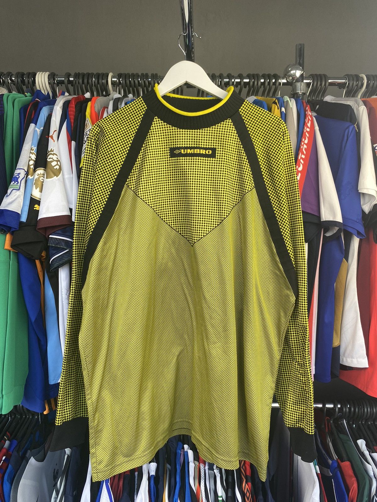 Umbro VINTAGE UMBRO TEMPLATE 1990'S GOALKEEPER FOOTBALL JERSEY Size US XXL / EU 58 / 5 - 1 Thumbnail