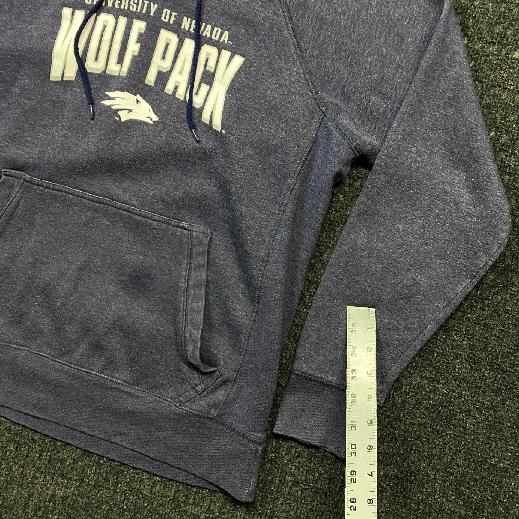 Vintage Rivalry Threads University Hoodie Wolf Pack College Graphics M Blue Unisex Adults Size M Pullover Sweatshirt Size US M / EU 48-50 / 2 - 7 Thumbnail