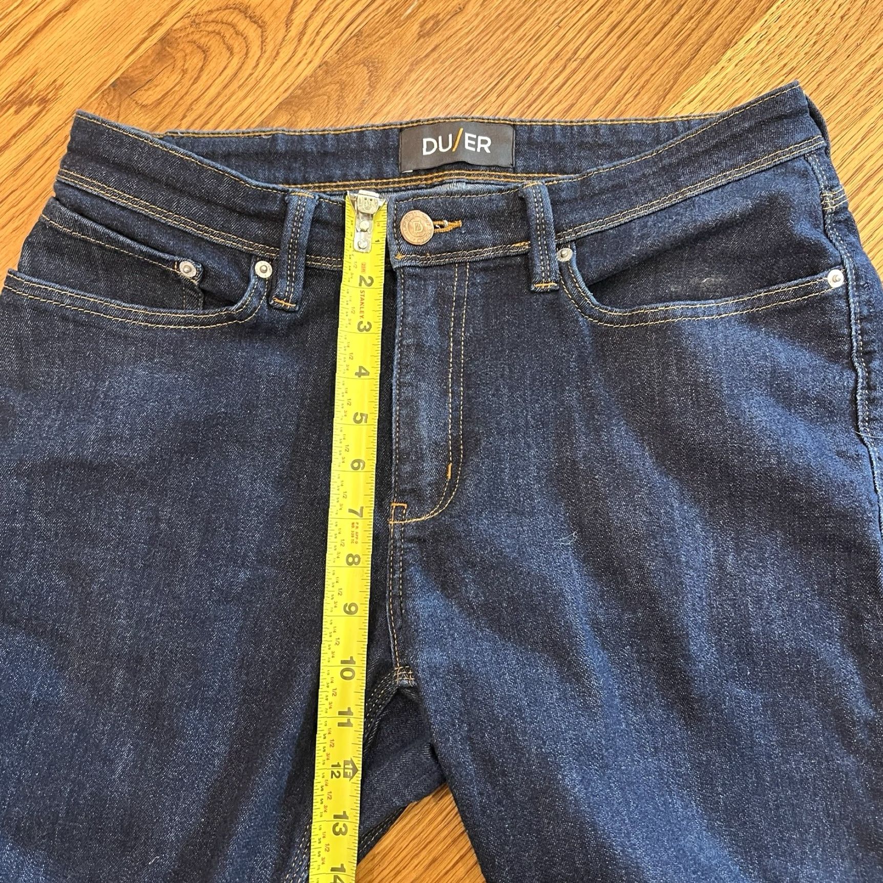 Vintage DU/ER L2X Relaxed Taper Dark Wash Jeans 33x30 Mens 5-Pocket Denim Blue Slimming City Hipster USA Size US 33 - 4 Thumbnail