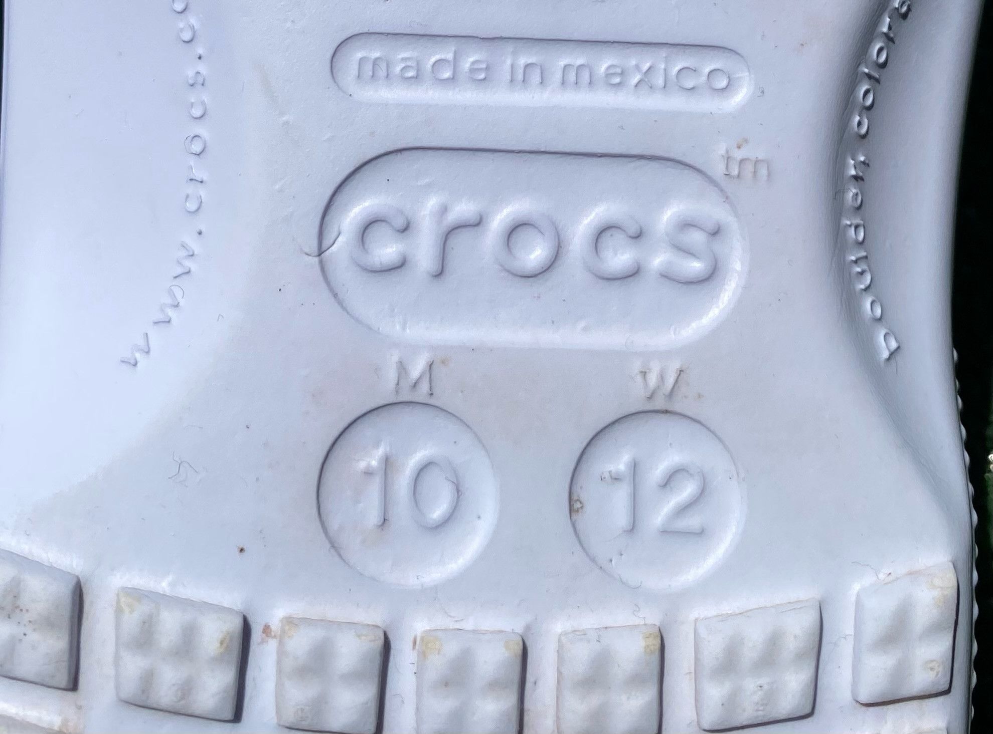 Crocs Crocs are Classic White Slip On Clogs Unisex Size M10 W12 Size US 10 / EU 43 - 9 Thumbnail