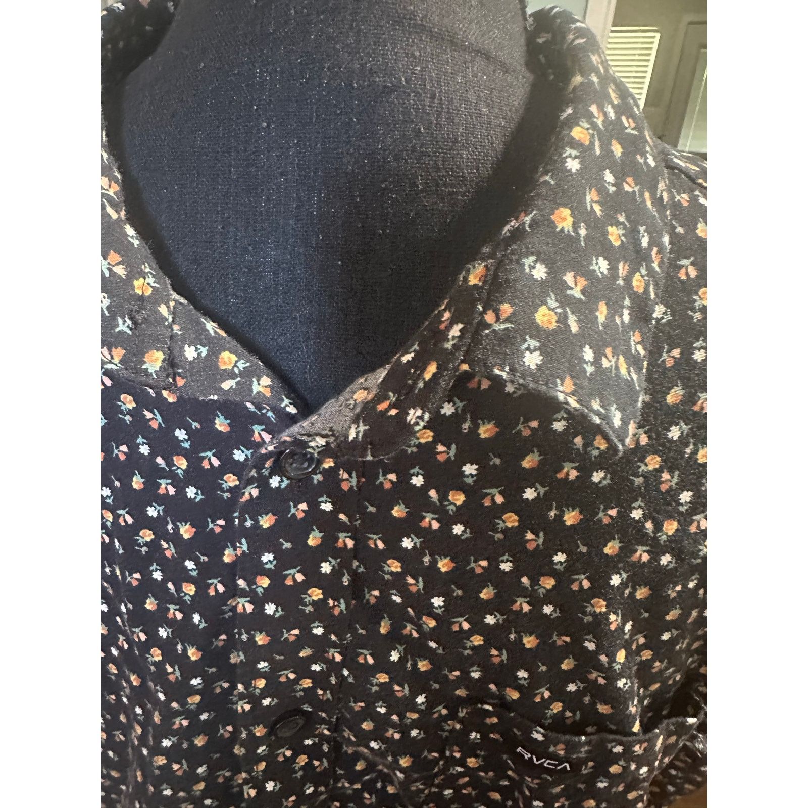 RVCA RVCA Black Floral Short Sleeve Button Up Shirt Size US L / EU 52-54 / 3 - 3 Thumbnail
