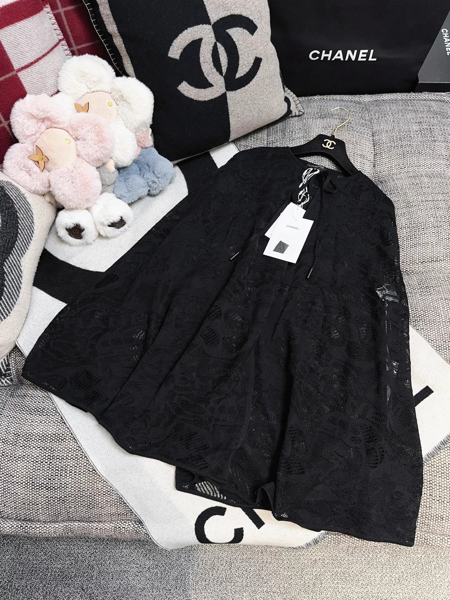 Chanel Chanel 22C Black Lace Cutout Tie Cape 34/36 Size XS / US 0-2 / IT 36-38 - 7 Thumbnail