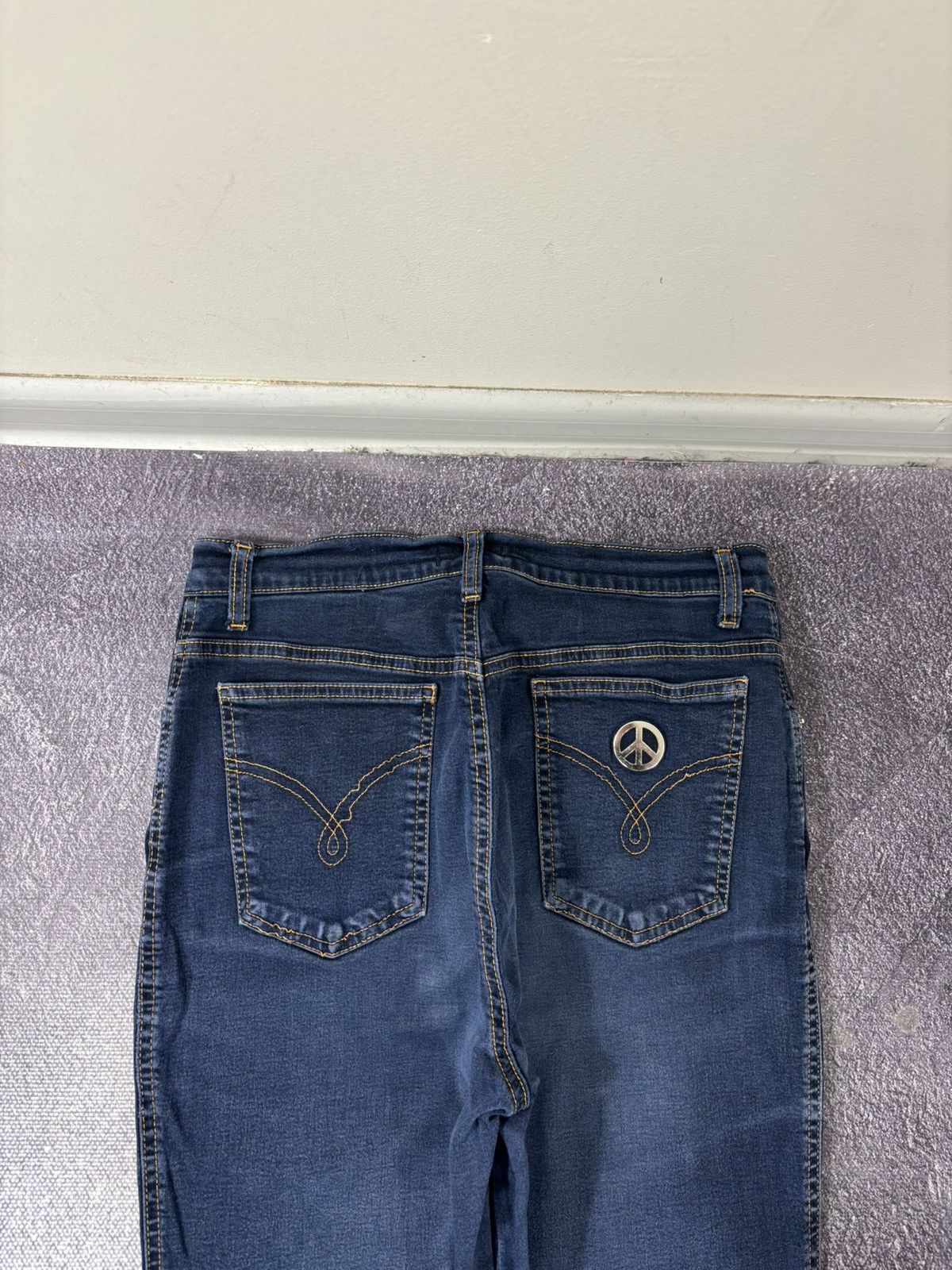 Moschino Vintage Moschino Women’s Hippie Logo Luxury Blue Denim Jeans Size 27" / US 4 / IT 40 - 4 Thumbnail