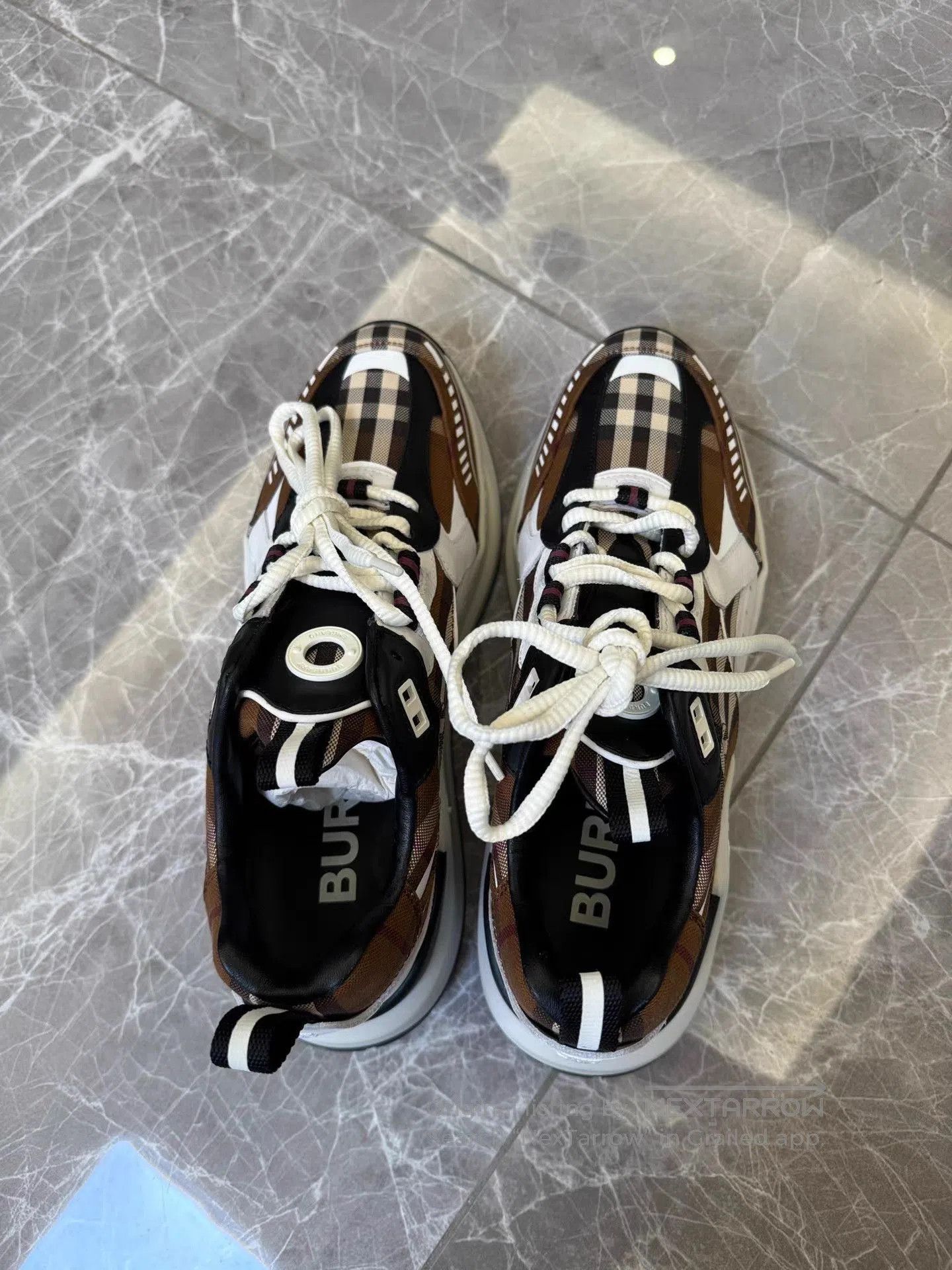 Burberry Brown Plaid Low. Size US 8 / EU 41 - 3 Thumbnail