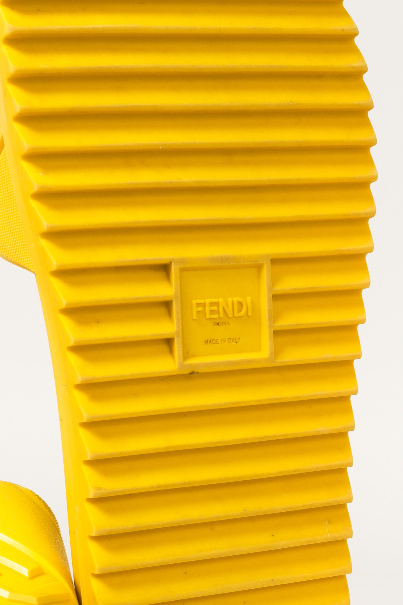 Fendi Fendi FF Logo Rubber Beach Slip-On Slides in Yellow Size US 10 / EU 43 - 6 Thumbnail