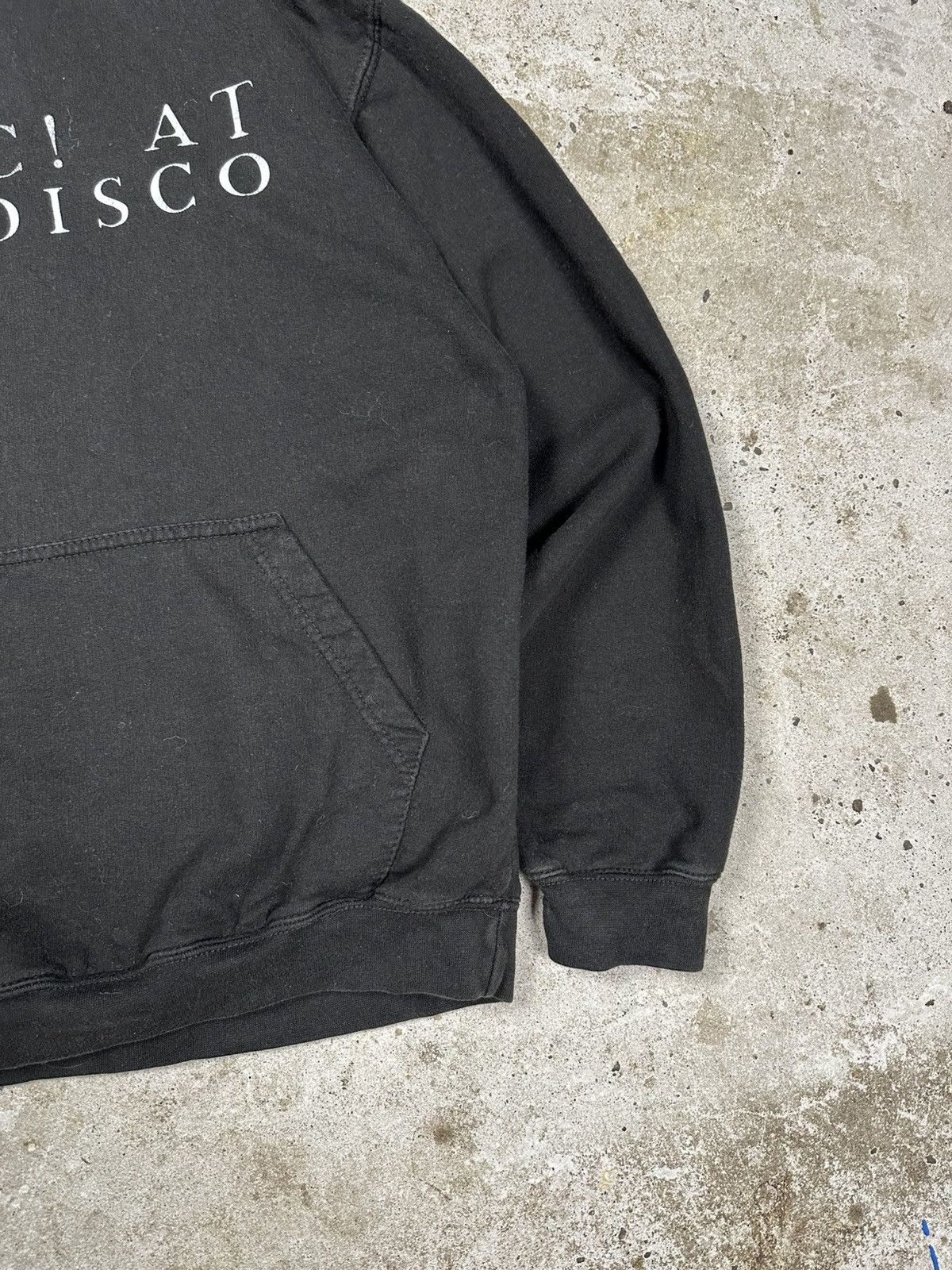 Band Tees Vintage Panic at the Disco Black Tour Band Hoodie 2015 Size US M / EU 48-50 / 2 - 4 Thumbnail