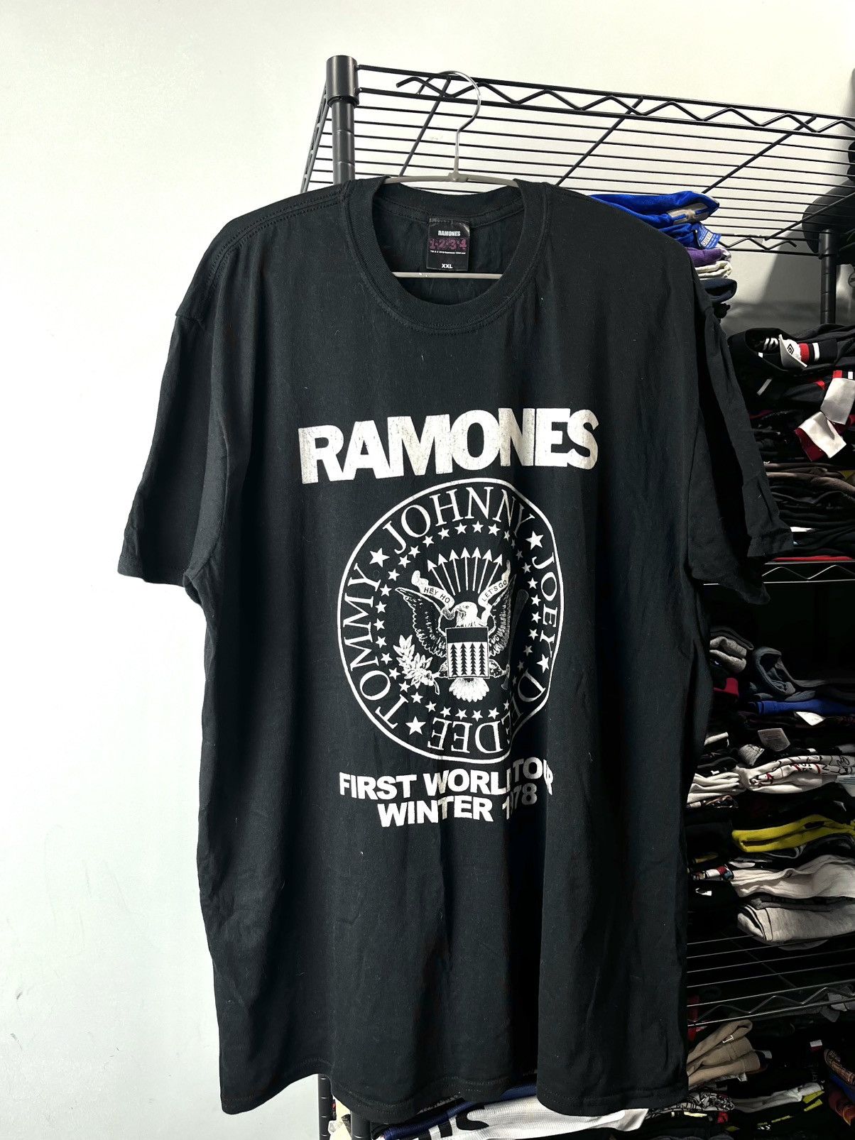 Band Tees 1978 First World Tour Vintage Ramones Band Punk Rock T Shirt Size US XXL / EU 58 / 5 - 1 Thumbnail