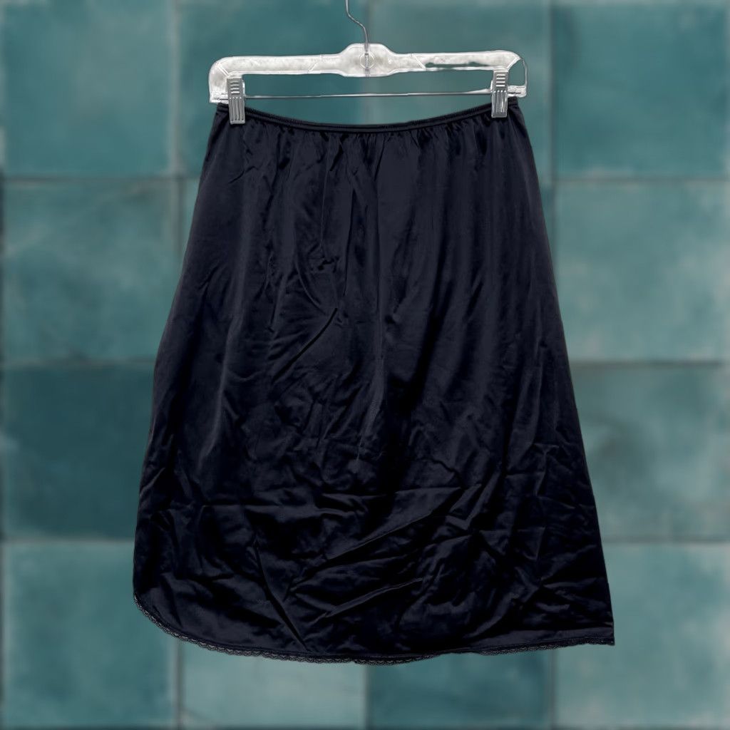 Vintage VINTAGE Vanity Fair Slip Skirt L Black Nylon Slit Victorian Edwardian Size 36" / US 14 / IT 50 - 1 Thumbnail