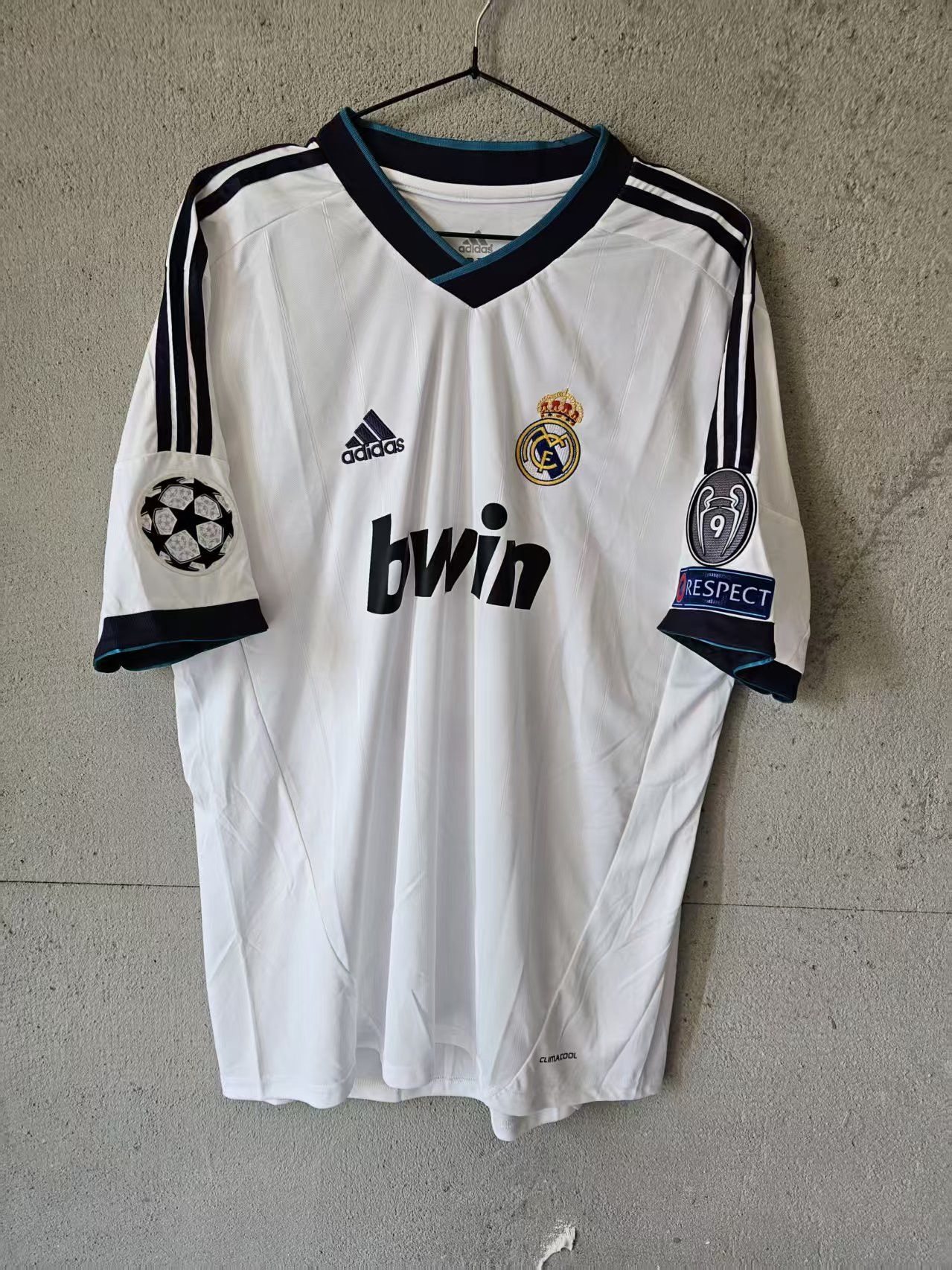 Other 2012 13 Real Madrid #8 Kaka Jersey Home Size US L / EU 52-54 / 3 - 2 Thumbnail