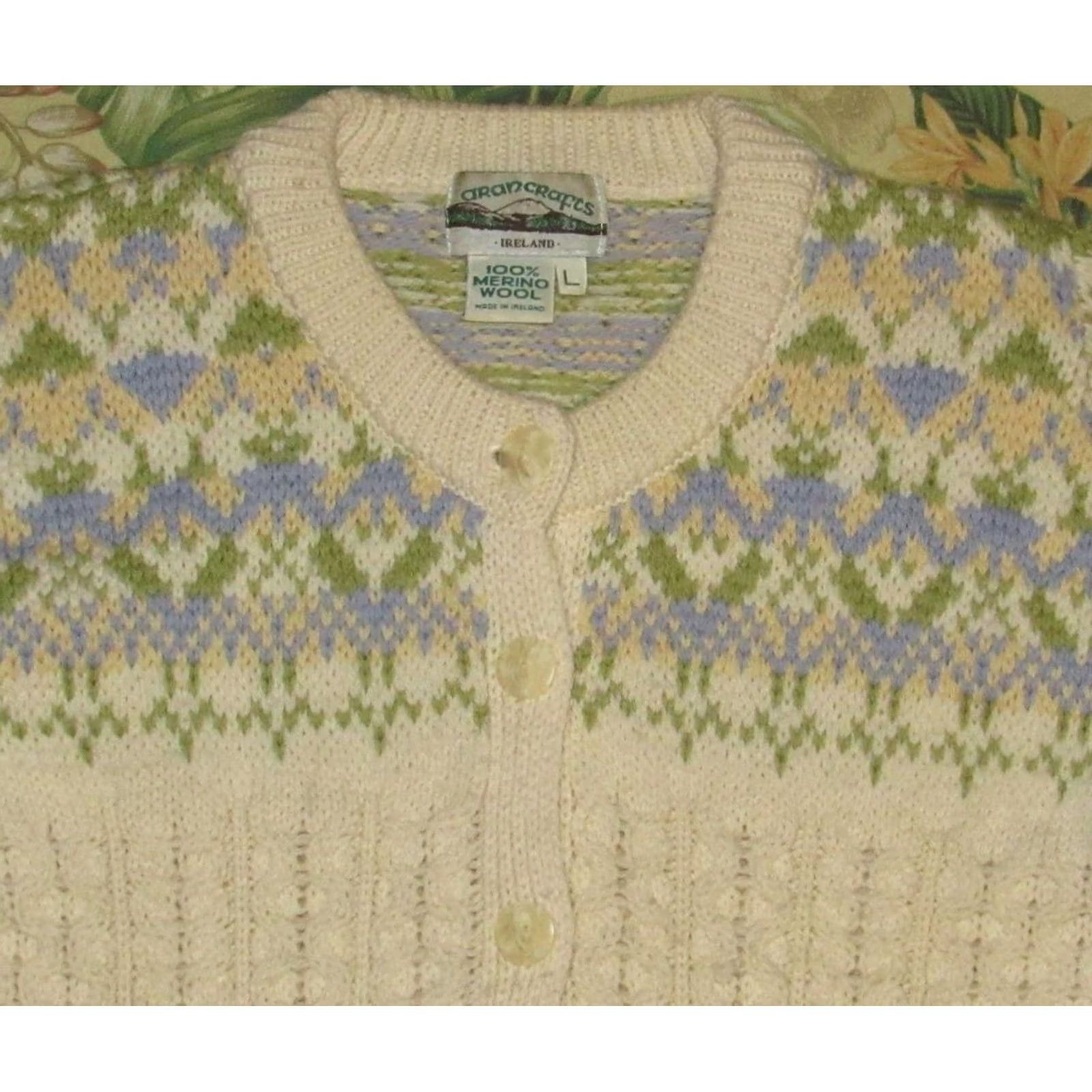 Vintage ARAN CRAFTS Ireland Merino Wool Cardigan Large Cardigan Women L Ivory Merino Wool Made In Ireland Womens Size L / US 10 / IT 46 - 2 Thumbnail