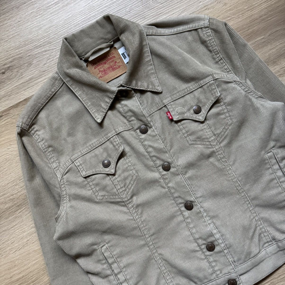 Vintage Levi’s Corduroy Trucker Jacket Size US M / EU 48-50 / 2 - 2 Thumbnail
