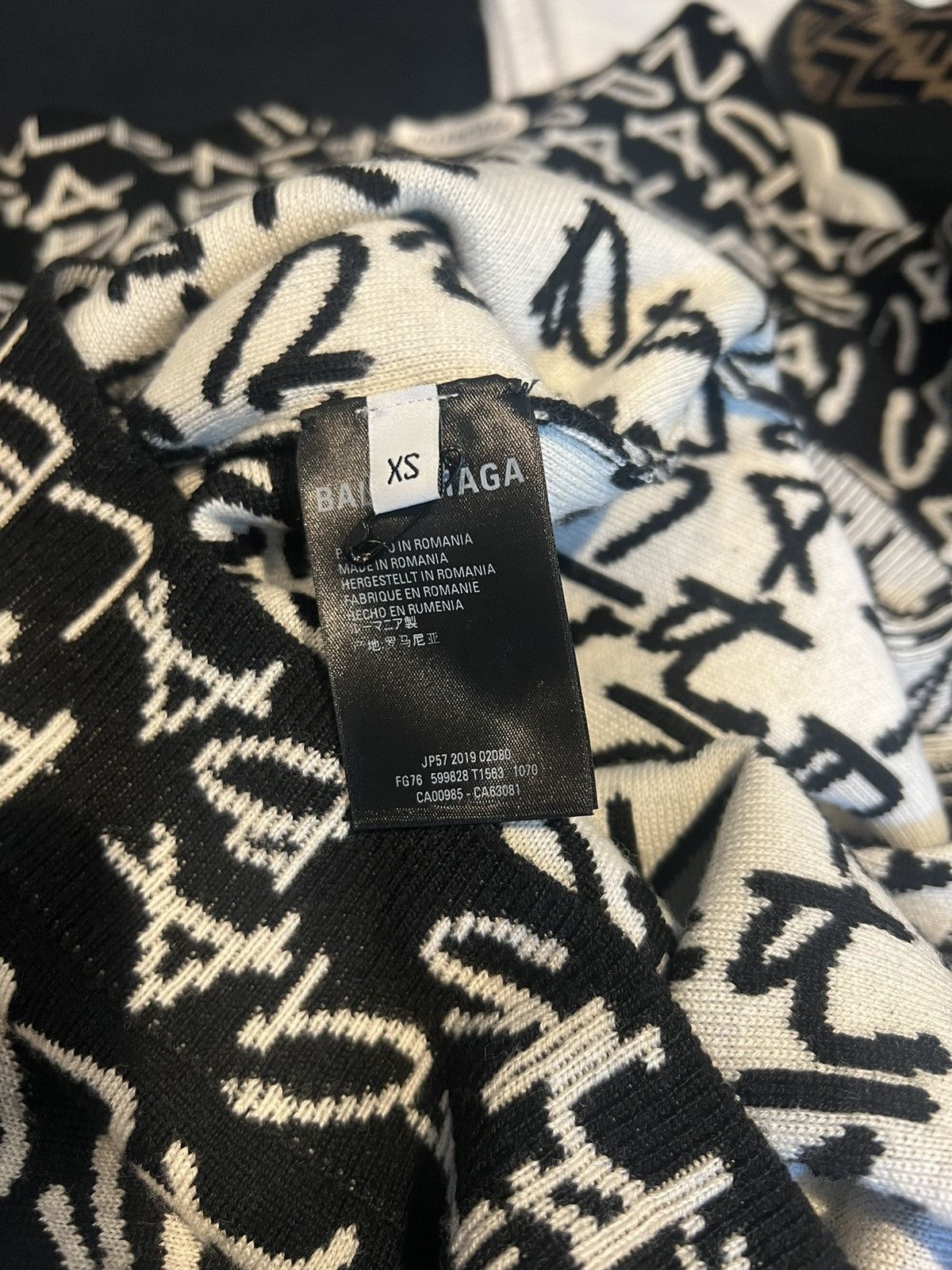 Balenciaga Balenciaga All Over Logo Crewneck Sweater Size US XS / EU 42 / 0 - 5 Thumbnail