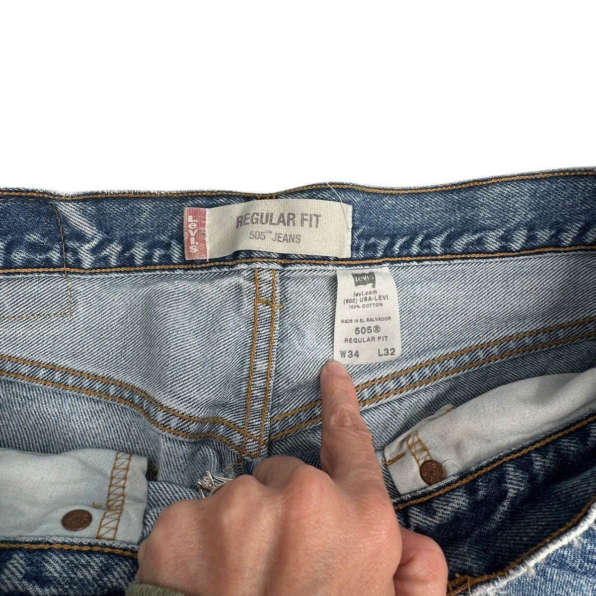 Levi's 2003 Vintage Levis 505 Jeans Men’s Size 34x32 Distressed Size US 34 / EU 50 - 3 Thumbnail