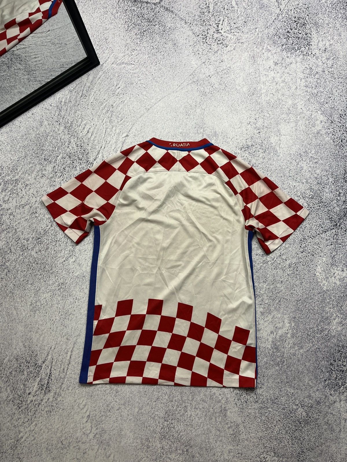 Nike Nike Croatia World Cup 2016 2018 Home Soccer Jersey Size US S / EU 44-46 / 1 - 9 Thumbnail