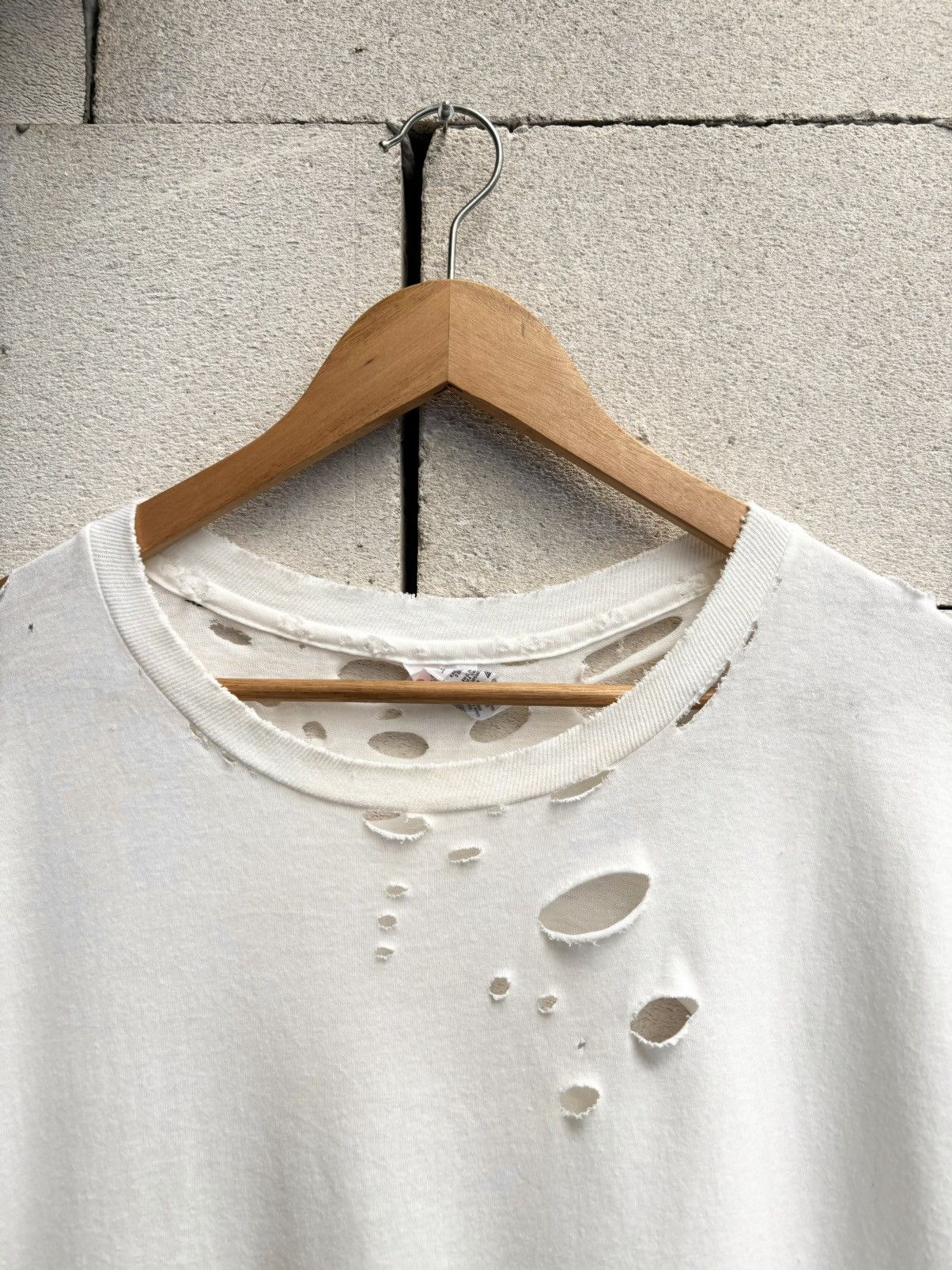 Vintage Thrashed Distressd Faded White ERD Grunge T Shirt 👽 Size US XL / EU 56 / 4 - 4 Thumbnail