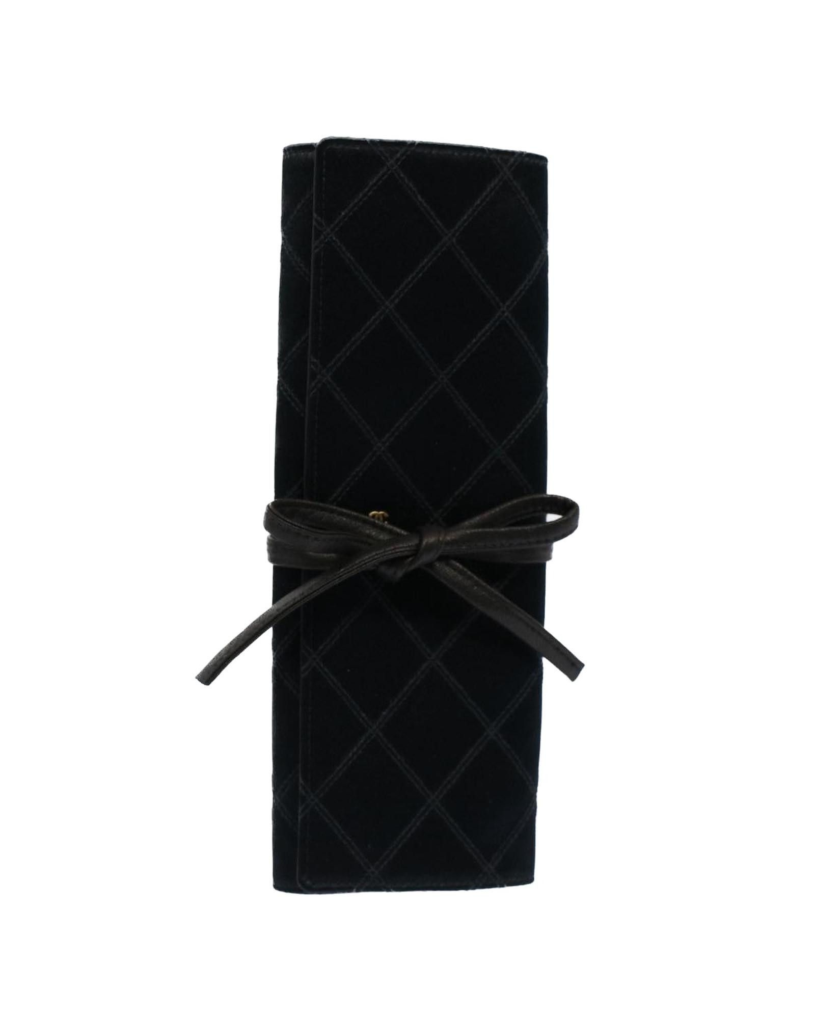 image of Chanel Sophisticated Black Cc Logo Pouch, Women's