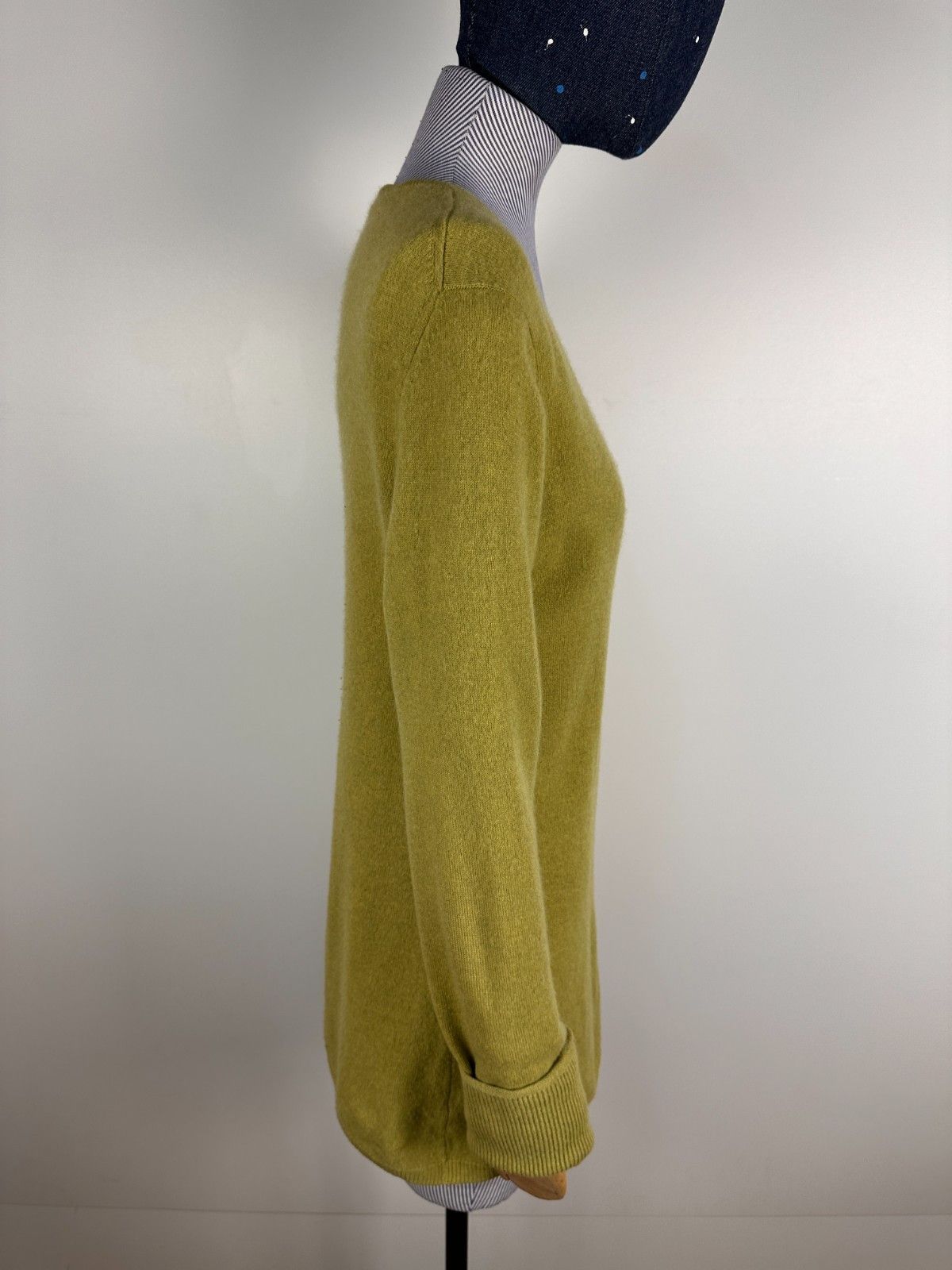 Uniqlo Uniqlo Cashmere V Neck Long Sleeve Knit Jumper Womens Size L Size L / US 10 / IT 46 - 6 Thumbnail