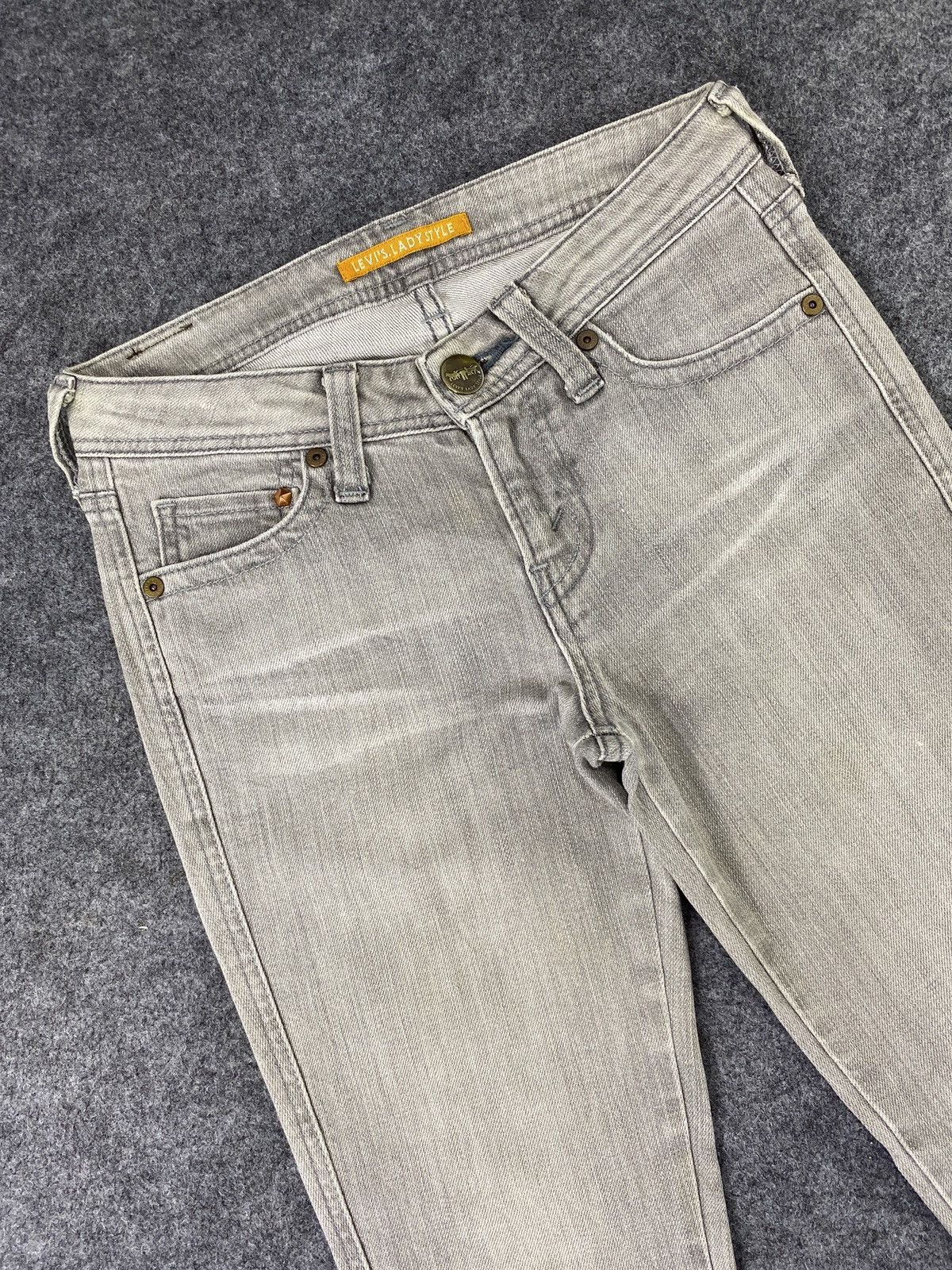 Jean × Levi's × Vintage Vintage Levis Lady Style Faded Grey Jeans - J1031 Size 27" / US 4 / IT 40 - 3 Thumbnail