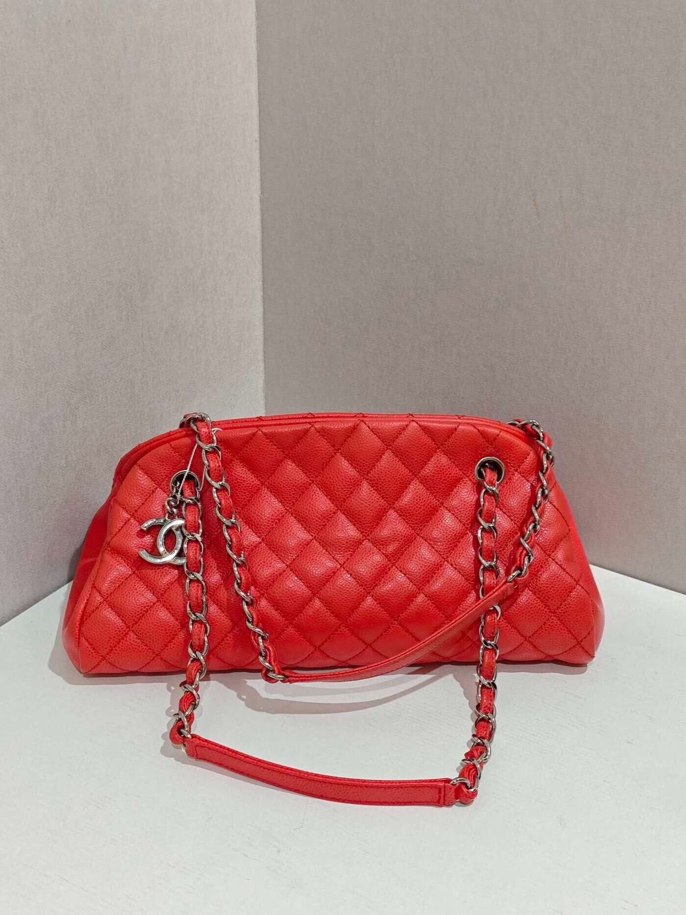 Chanel Pre-loved Bag Very good condition Size ONE SIZE - 1 Thumbnail