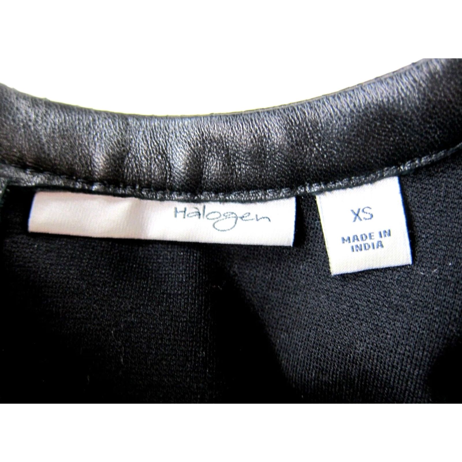 Vintage VINTAGE Halogen Blouse Shirt Women XS Leather 100% Black Stretch Zip Short Sleeve Panel Round Neck Size XS / US 0-2 / IT 36-38 - 3 Thumbnail