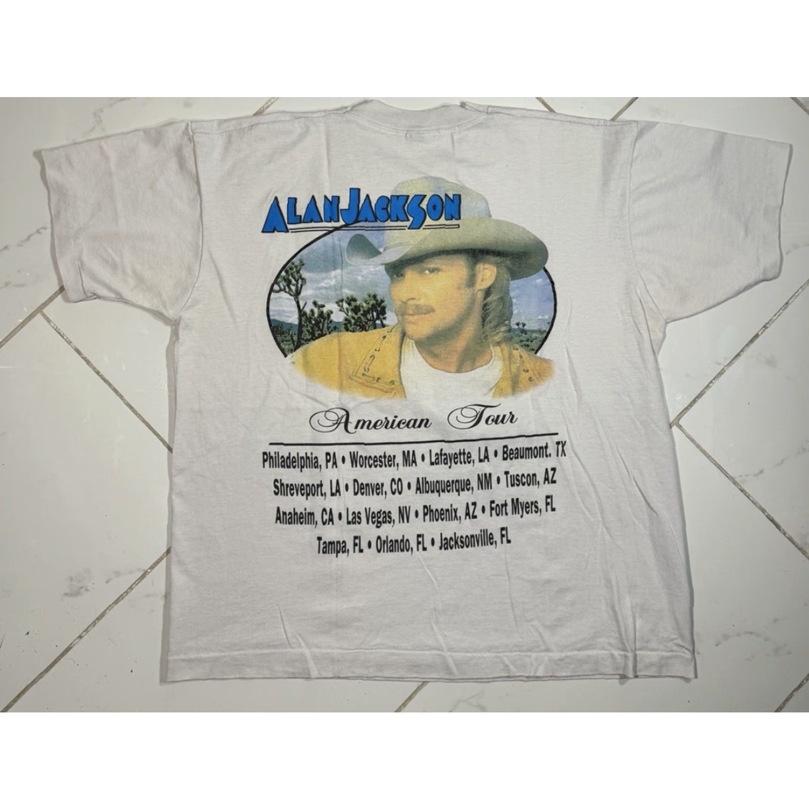 Hanes VINTAGE Alan Jackson Who I Am Tour White T-Shirt XL Men Hanes Boxy 1994 Concert Music Shirt Size US XL / EU 56 / 4 - 5 Thumbnail