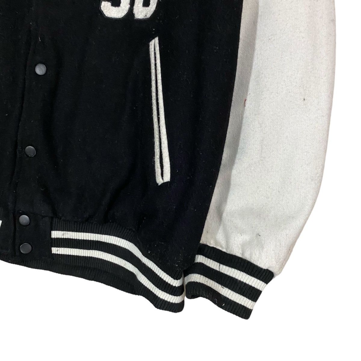 Other 🔥VINTAGES LIVERPOOL SPELL OUT WOOL VARSITY JACKET Size US M / EU 48-50 / 2 - 5 Thumbnail
