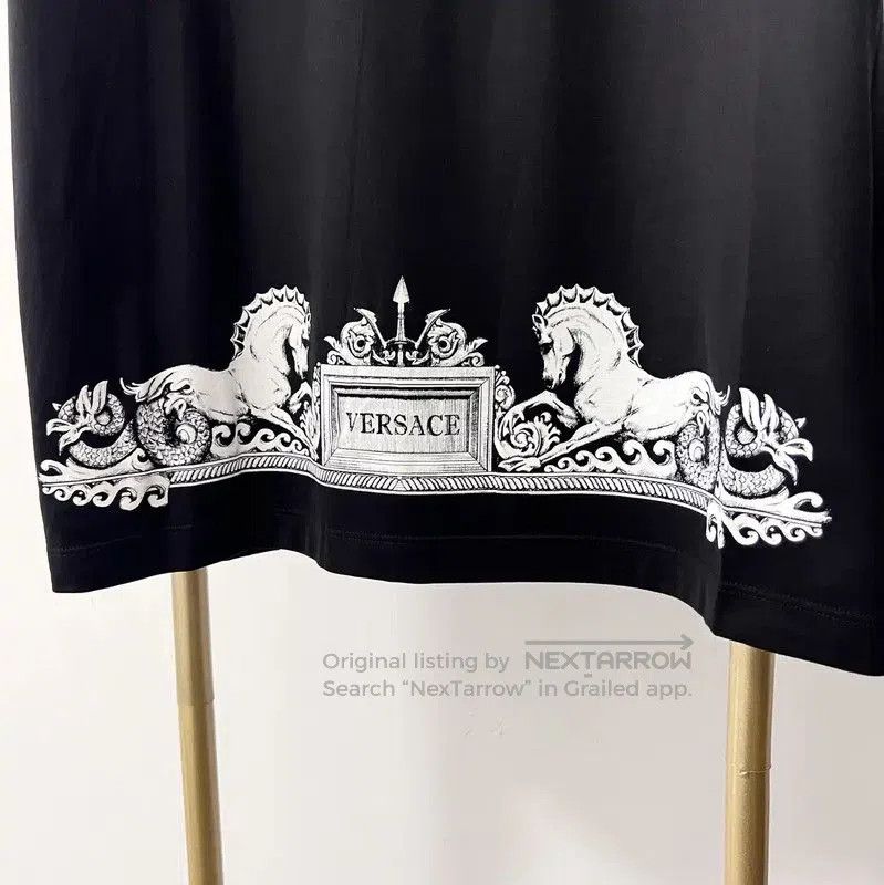 Versace Versace Black Graphic Cotton T-shirt for Men . Size US M / EU 48-50 / 2 - 4 Thumbnail