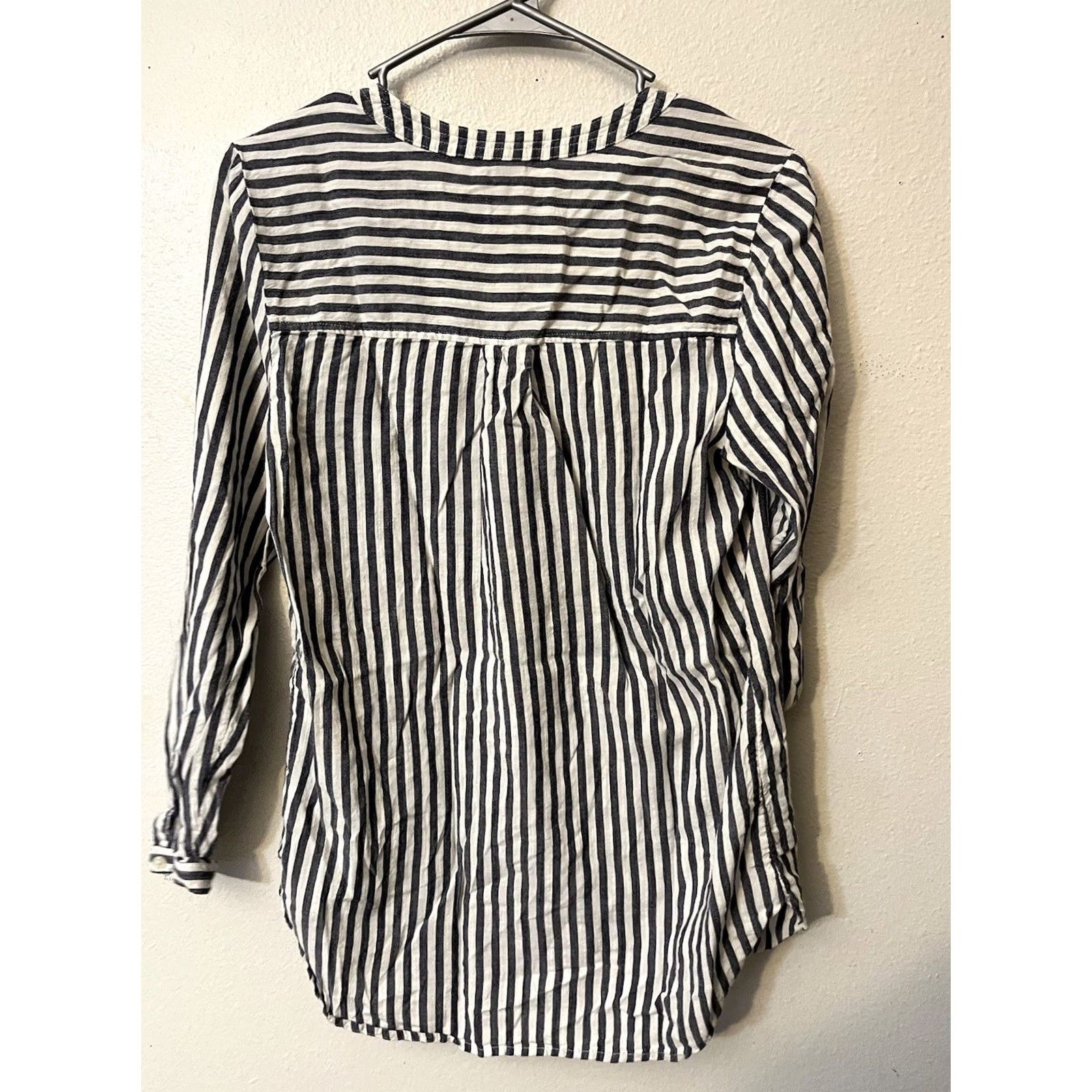 Old Navy Old Navy Blouse Womens Size Small Multicolor Blue White Striped Long Sleeve Henley Shirt Women Size S / US 4 / IT 40 - 3 Thumbnail
