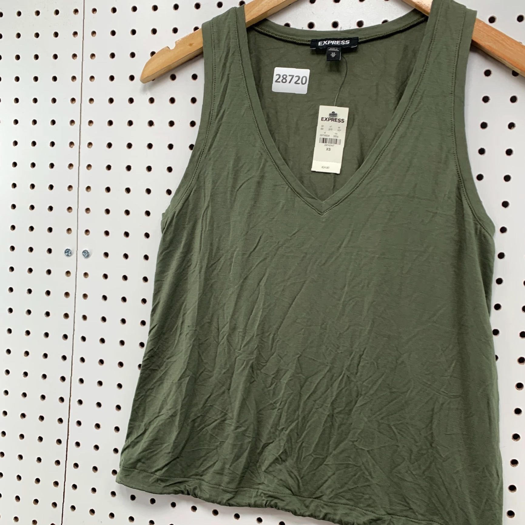 Express VINTAGE Express Blouse Womens V-Neck Sleeveless XS Green Solid Basic NWT Size XS / US 0-2 / IT 36-38 - 2 Thumbnail