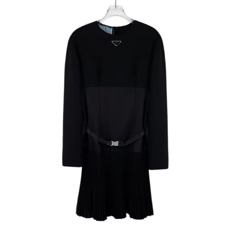 Prada Prada 22 styles of black triangle round-neck long-sleeved Size XS / US 0-2 / IT 36-38 - 1 Thumbnail