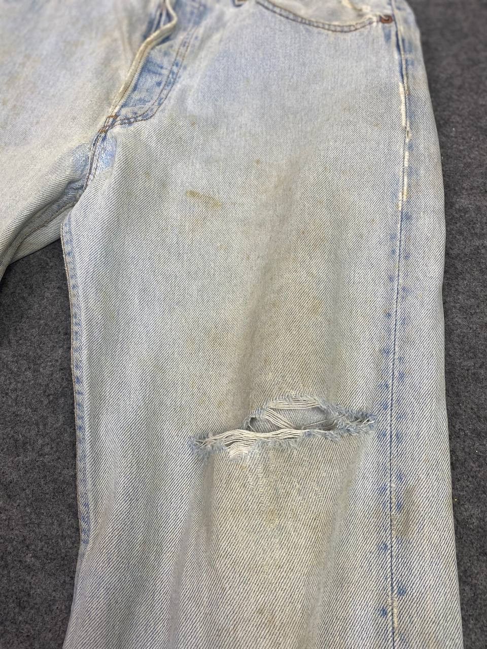 Levi's vintage levis 501 lightwash distressed denim Size US 32 / EU 48 - 12 Thumbnail
