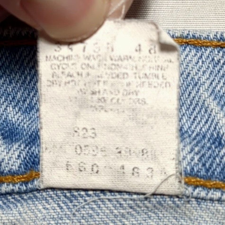 Levi's VTG Levi's 560 Loose Fit Tapered Leg Jeans Light Wash 34x32 Made in USA 90s Men Jeans Size US 34 / EU 50 - 7 Thumbnail