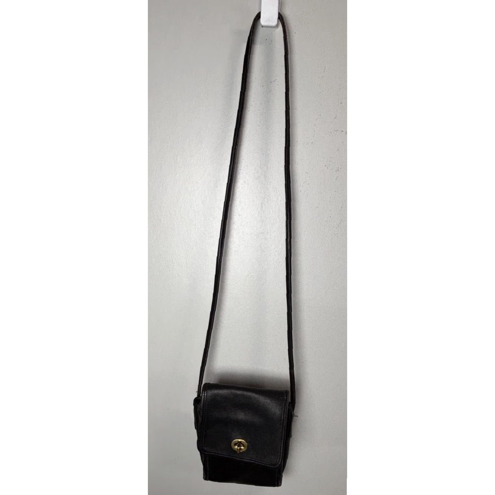 Coach VINTAGE Coach Crossbody Bag Glovetanned Leather Black 9893 Small Womens 7x2x? Travel Casual Distressed 90s? Size ONE SIZE - 2 Thumbnail