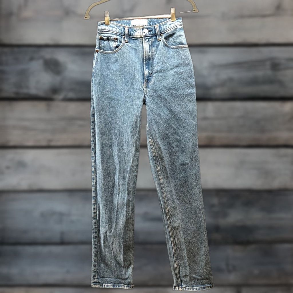 Abercrombie & Fitch VINTAGE Abercrombie & Fitch The 90s Straight Ultra High Rise Jean Womens 2R / 26 Blue Size 26" / US 2 / IT 38 - 1 Thumbnail