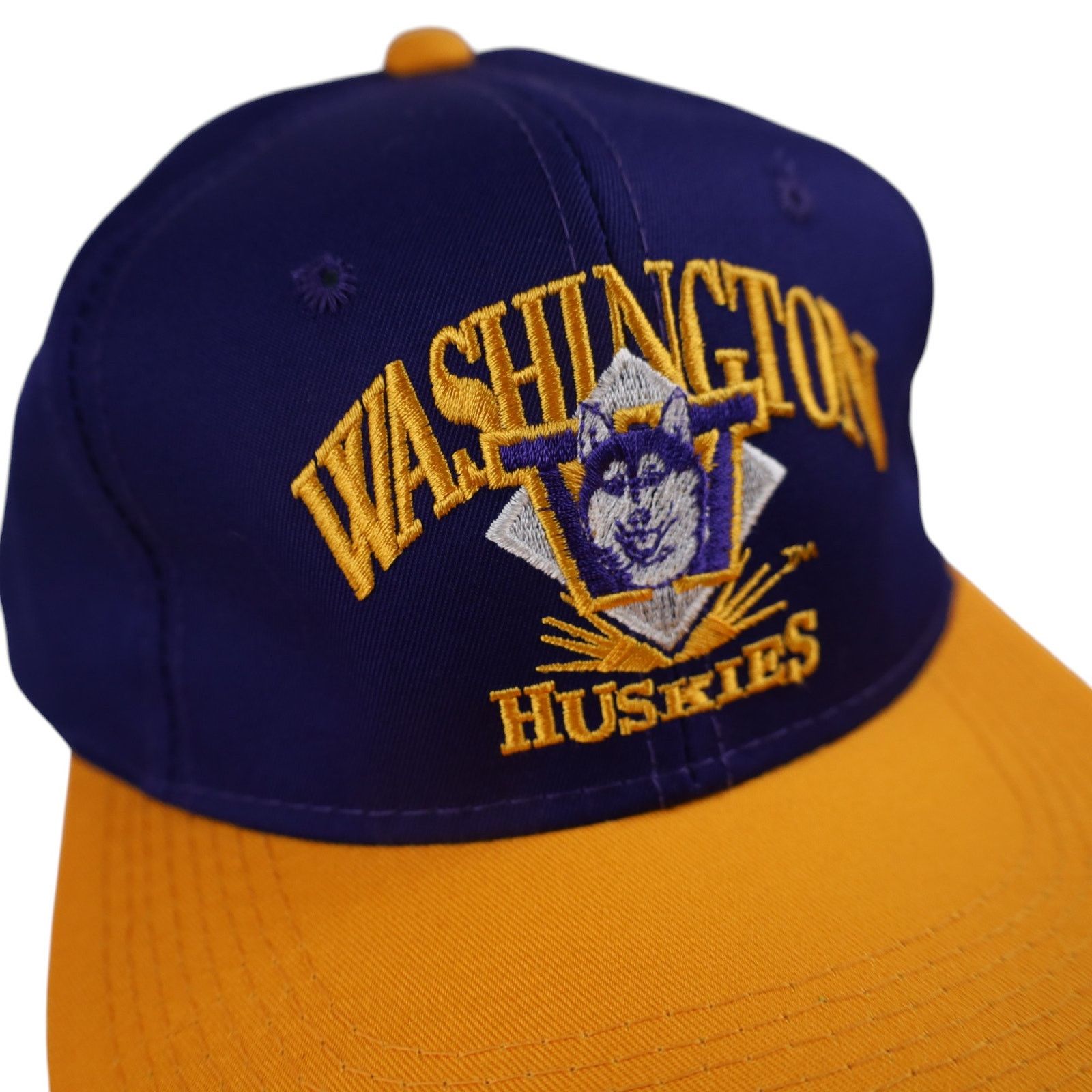 Vintage Vintage University of Washington Huskies Snapback Hat Size ONE SIZE - 3 Thumbnail
